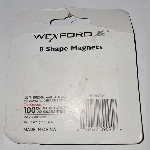 FREE with PURCHASE - MAGNETS 4 Red, white, pink about 1" Each - Picture 2 of 6